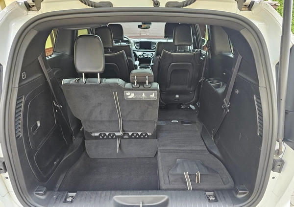 Chrysler Pacifica cena 231117 przebieg: 34463, rok produkcji 2021 z Szubin małe 742